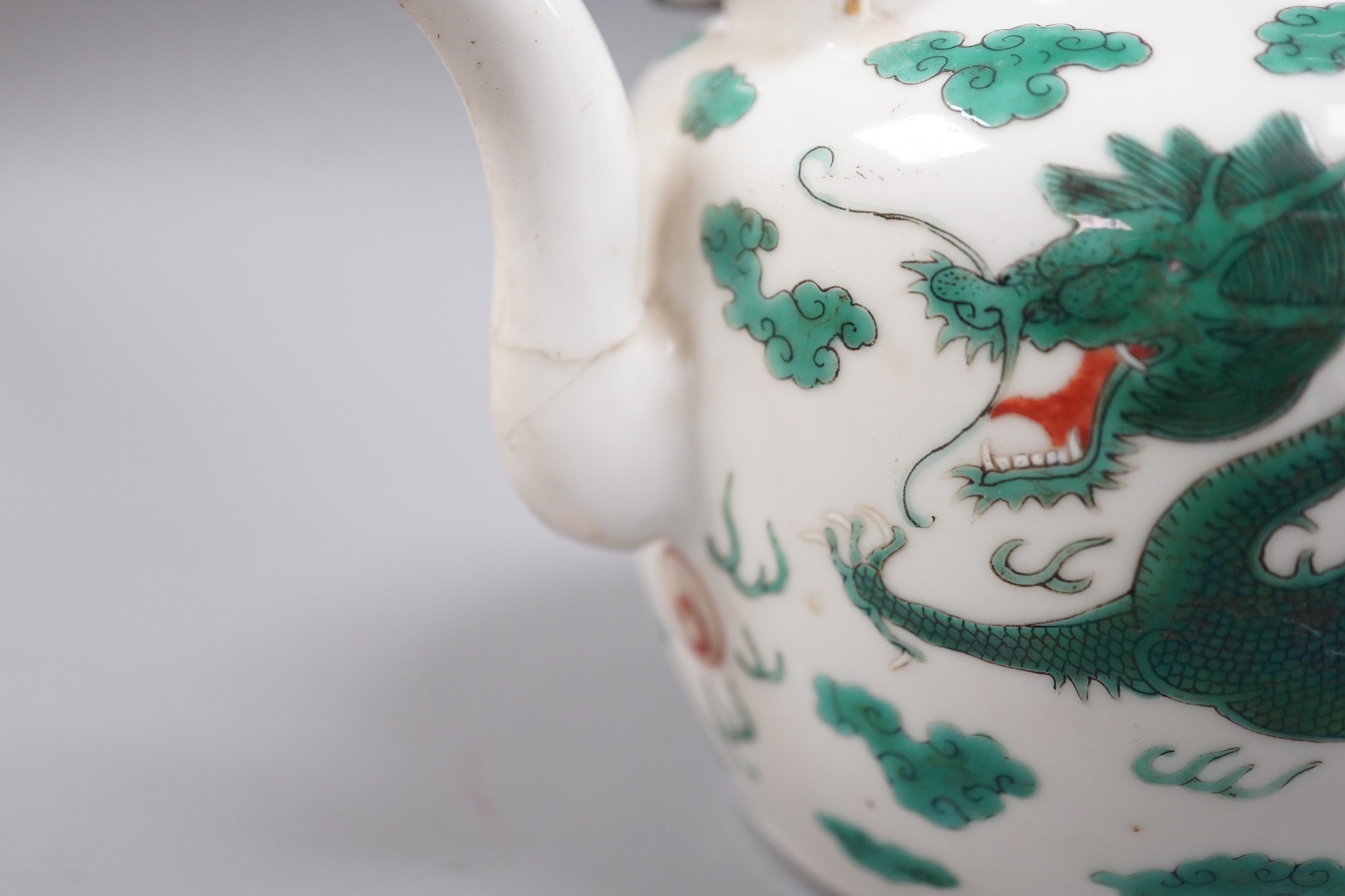 A Chinese enamelled porcelain ‘dragon’ teapot, late 19th century, 12cm